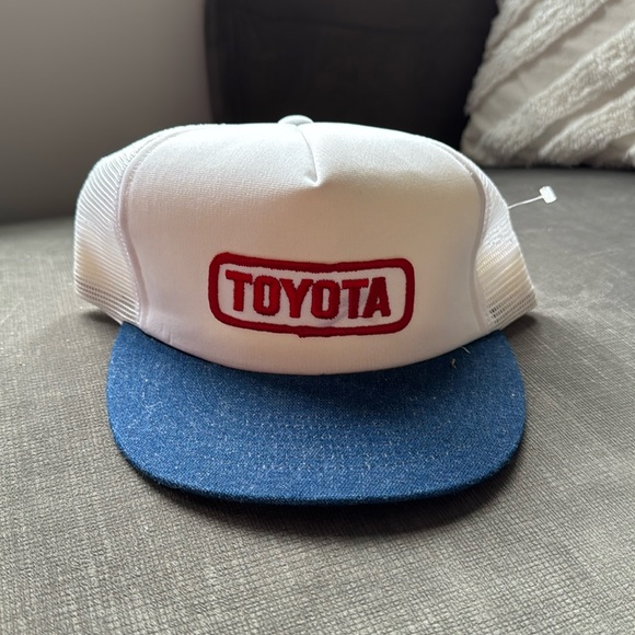 Vintage Toyota Snapback / Trucker Style / Mesh / 80s / 90s - Picture 1 of 12